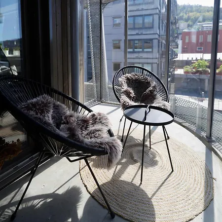 Nyoppusset Med Utsikt Og Takterrasse *