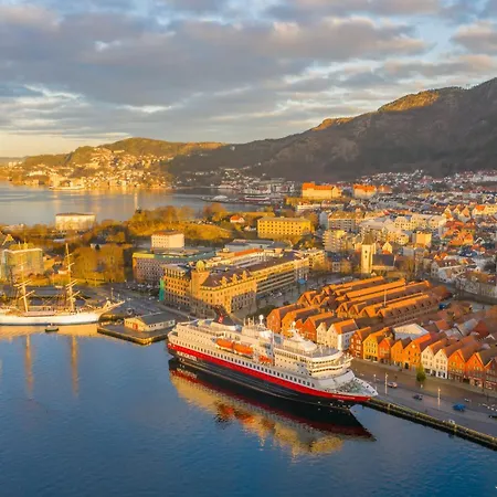 Nyoppusset Med Utsikt Og Takterrasse * Bergen